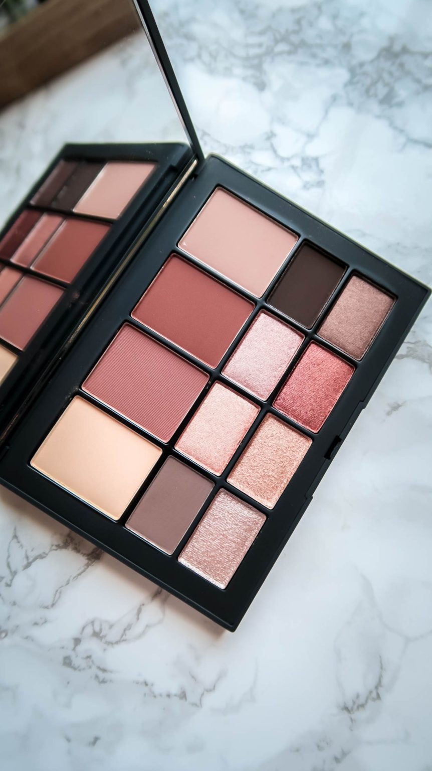 NARS SKIN DEEP EYESHADOW PALETTE : Simply Stine